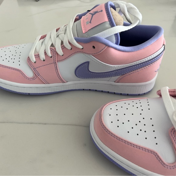 Air Jordan 1 Low SE ‘Arctic Punch’ - Picture 8 of 11